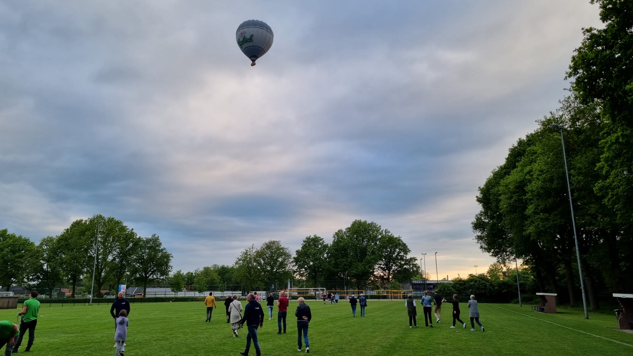 Ballonvaart met vrijwilligers Marveldtoernooi